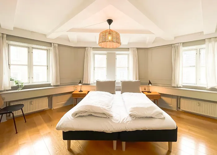 Family-friendly Flat Near Tivoli Gardens * København